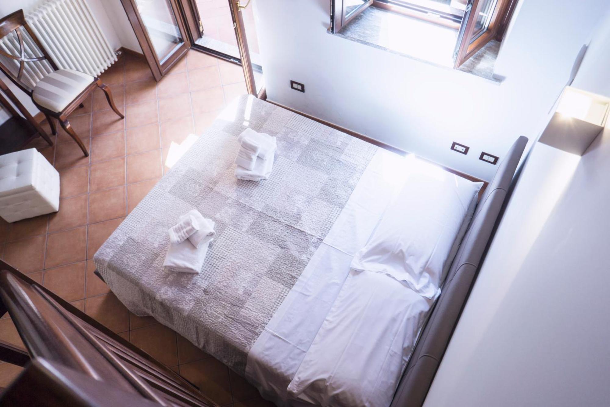 Appartamento Tina House - Il Cortile Nel Centro Storico Di Taormina Esterno foto