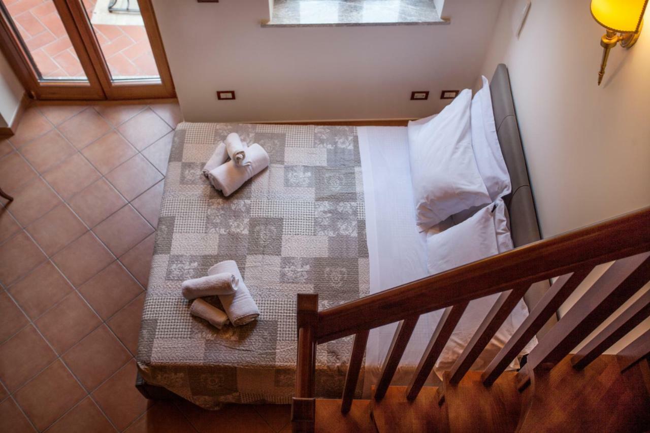 Appartamento Tina House - Il Cortile Nel Centro Storico Di Taormina Esterno foto